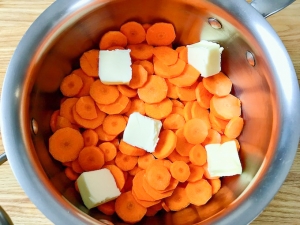 How to- Roast chicken, salt baked carrots & carrot puree